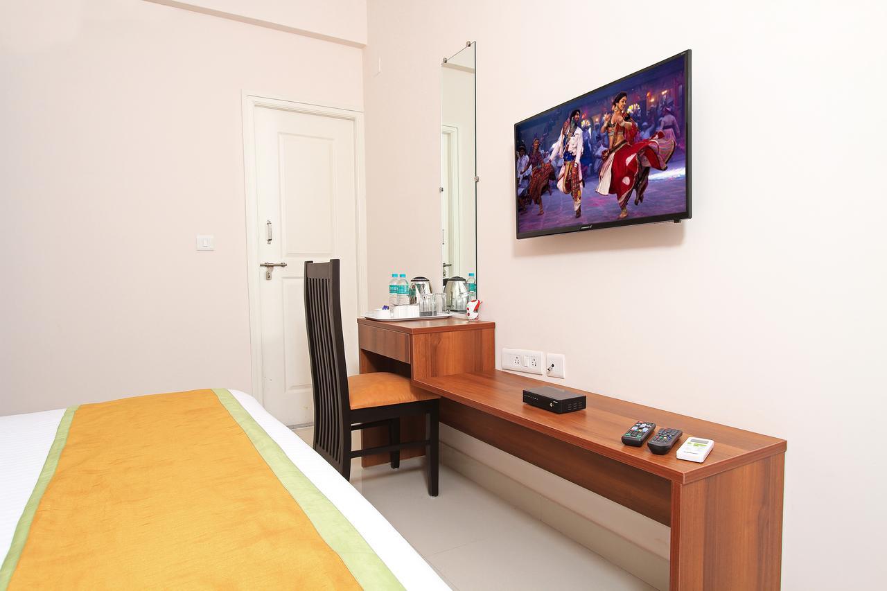 Arra Suites Kempegowda Airport Hotel Bangalore Extérieur photo